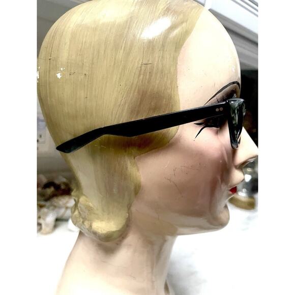 Vintage 1950-1960 Cat Eye Sunglasses Reflective Pearl Frame Pin Up Rockabilly - Picture 7 of 16